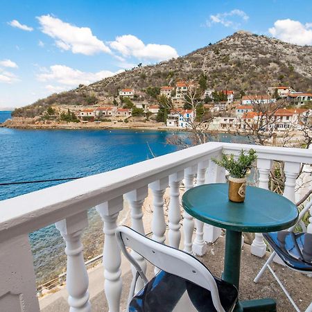 Cozy Apartment In Starigrad With House Sea View Buitenkant foto